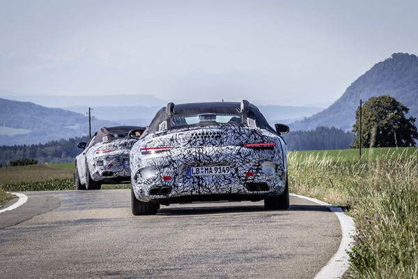 La Mercedes SL Roadster en phase de tests dynamiques
