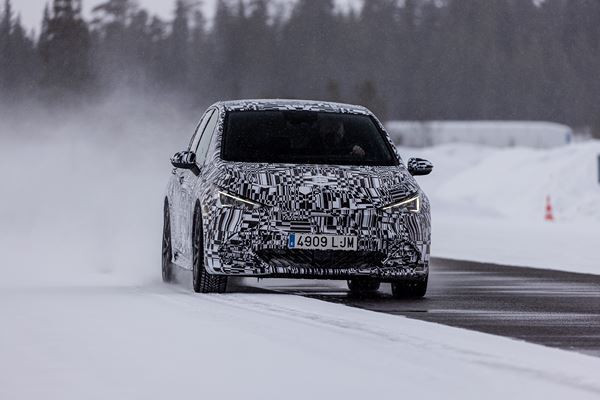 La Cupra Born électrique soumise à plus de 1 000 tests hivernaux jusqu'à moins 30 degrés