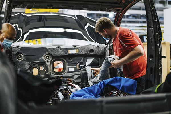 Les prototypes du Porsche Macan électrique en phase de tests réels sur route