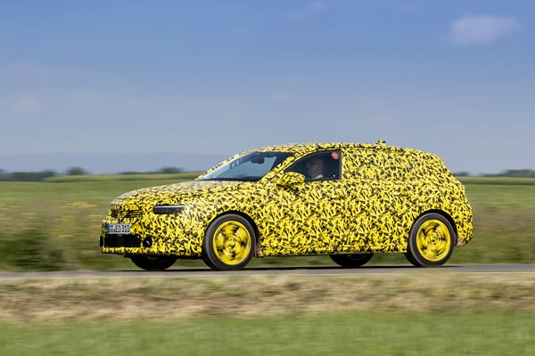 L'Opel Astra nouvelle génération entre dans un marathon de tests