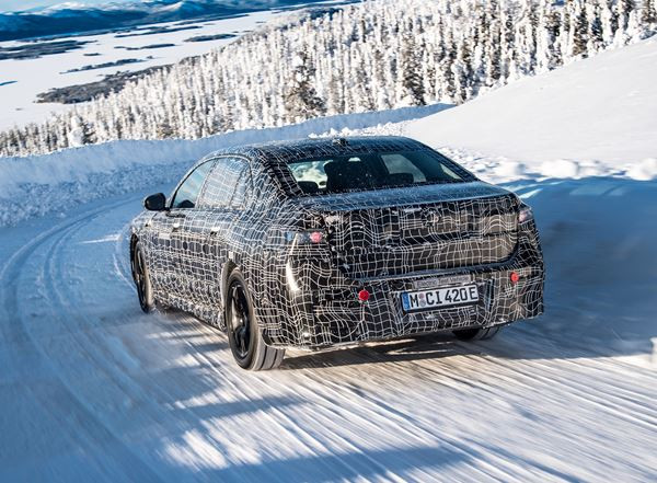 La limousine électrique BMW i7 soumise à des tests d'endurance dans un froid glacial