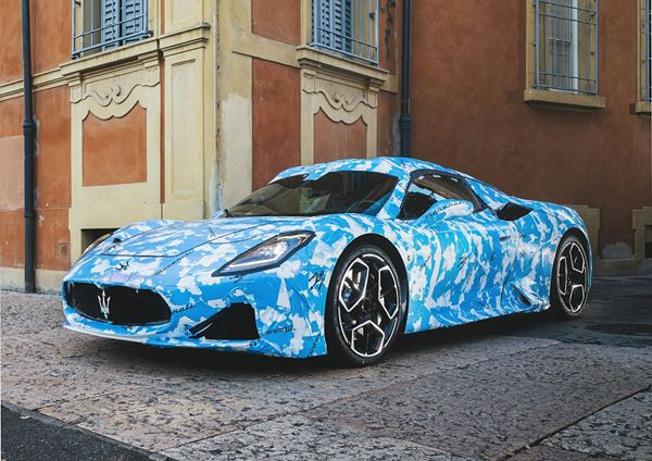 Le prototype de supercar Maserati MC20 cabriolet entame sa phase de tests