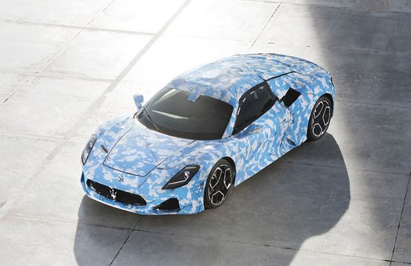 Le prototype de supercar Maserati MC20 cabriolet entame sa phase de tests