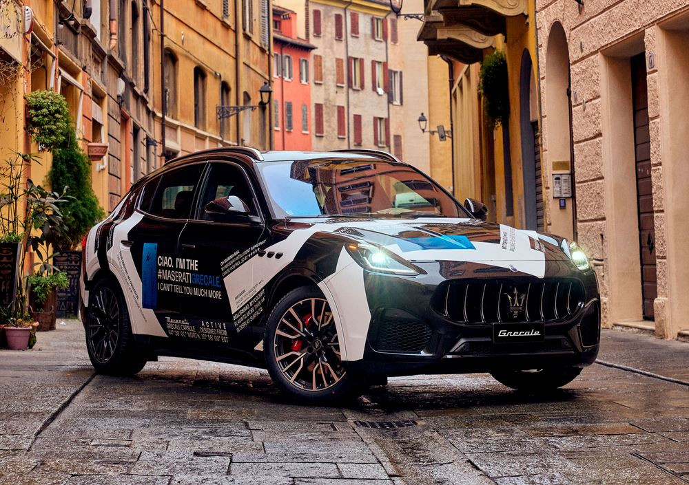 Le SUV Maserati Grecale se montre en tenue légèrement camouflée