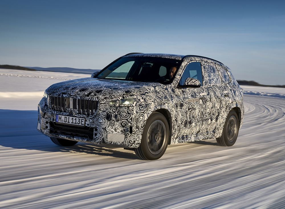 Le SAV BMW iX1 électrique achève ses tests dynamiques hivernaux