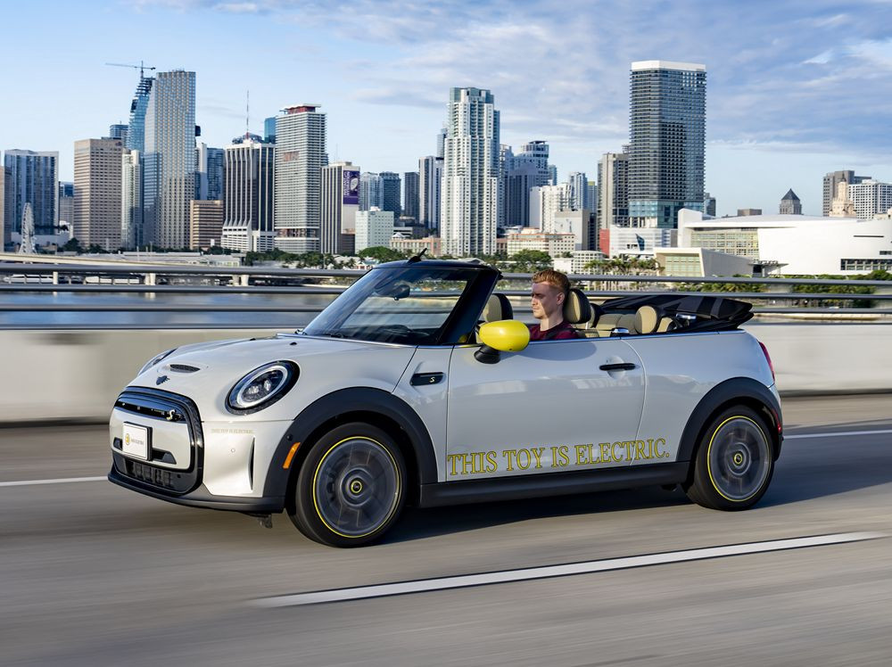 Le prototype Mini Cooper SE Cabrio allie mobilité électrique et conduite à ciel ouvert