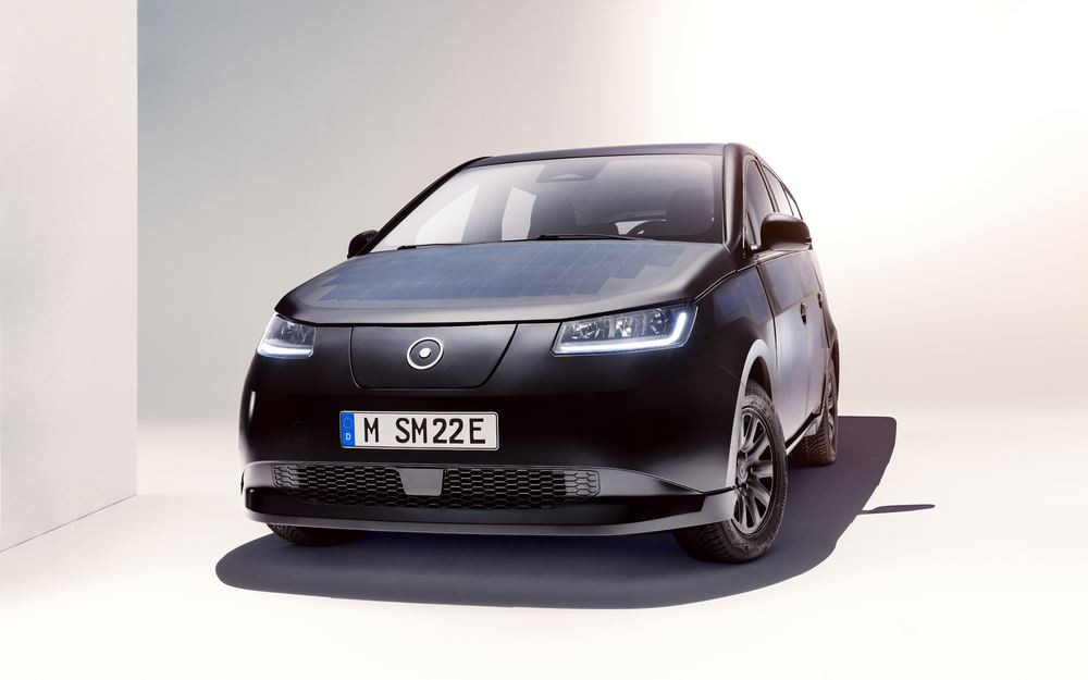 Sono Sion : un projet de voiture électrique à enveloppe solaire accessible