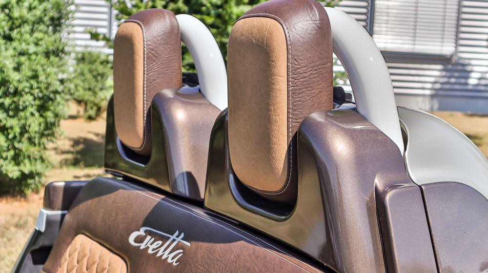 Evetta Openair : une voiturette biplace électrique dont la capote peut être retirée
