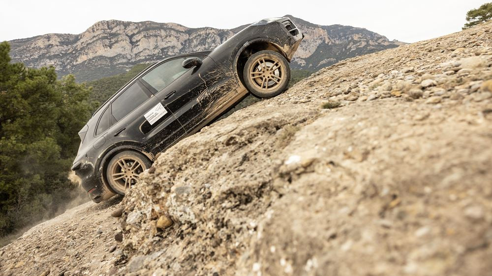 La troisième génération repensée du Porsche Cayenne en phase finale de tests