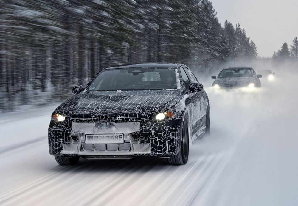 La BMW i5 électrique finalise sa phase d'essais hivernaux sur la glace et la neige