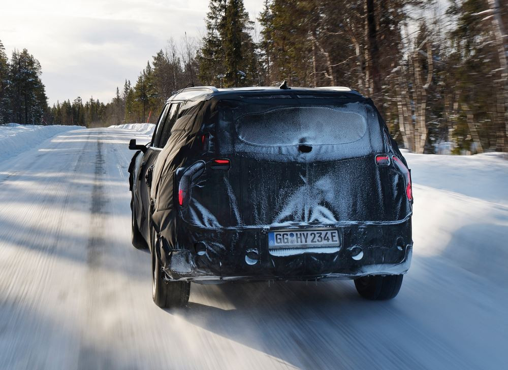 Le grand SUV électrique Kia EV9 à l'épreuve du grand froid