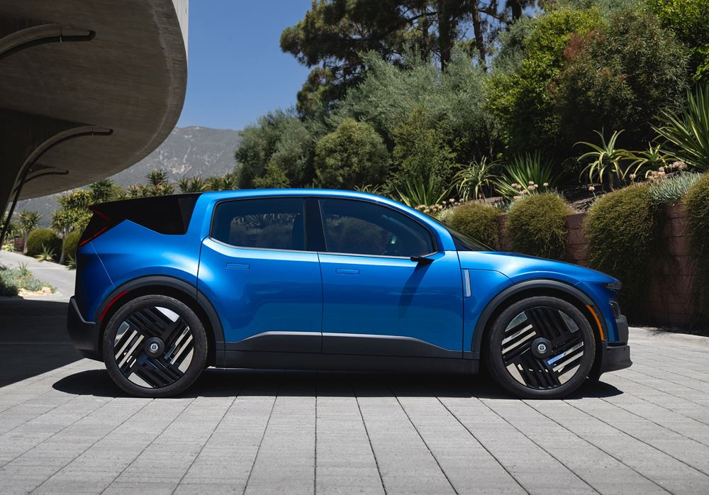 Le crossover électrique compact Fisker Pear revendique une autonomie jusqu'à 560 kilomètres