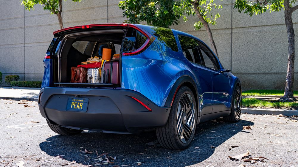 Le crossover électrique compact Fisker Pear revendique une autonomie jusqu'à 560 kilomètres