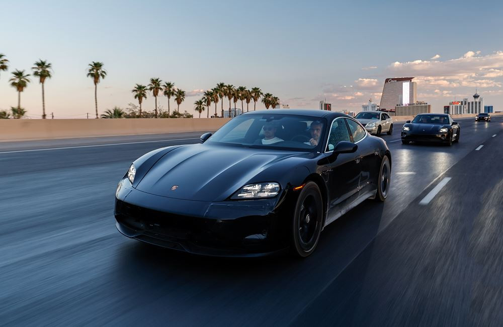 Le Porsche Taycan revisité maîtrise une dernière batterie d'essais intensifs