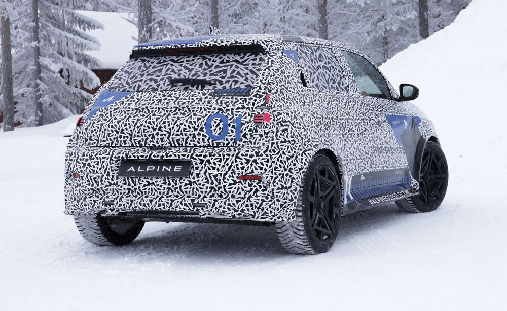 La sportive électrique Alpine A290 effectue ses premiers tours de roues au cercle polaire
