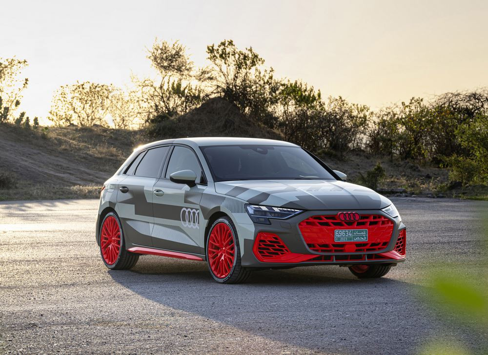 Des prototypes de l'Audi S3 mise à jour en test sur des courbes difficiles et des montagnes escarpées