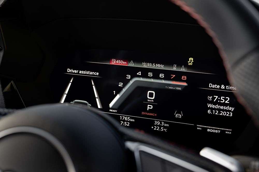 Des prototypes de l'Audi S3 mise à jour en test sur des courbes difficiles et des montagnes escarpées