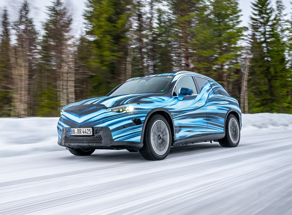 Le Mercedes-Benz GLC électrique doté de la technologie EQ en phase d'essais sous des températures négatives