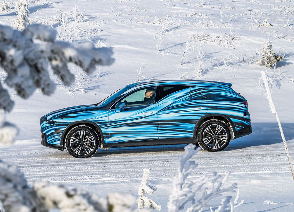 Le Mercedes-Benz GLC électrique doté de la technologie EQ en phase d'essais sous des températures négatives