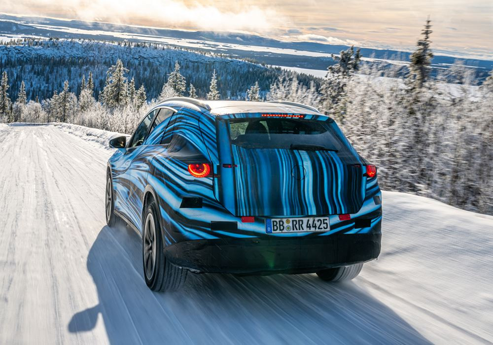 Le Mercedes-Benz GLC électrique doté de la technologie EQ en phase d'essais sous des températures négatives