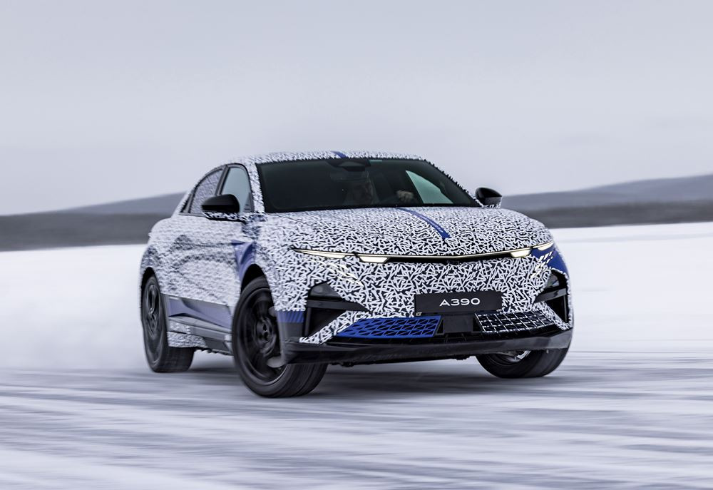 Le sport fastback Alpine A390 à l'épreuve des conditions polaires