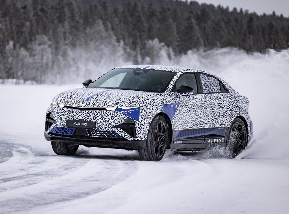 Le sport fastback Alpine A390 à l'épreuve des conditions polaires
