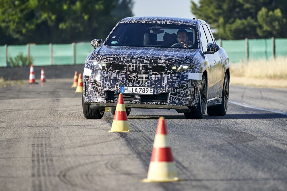 La Bmw iX3 finalise ses essais dynamiques