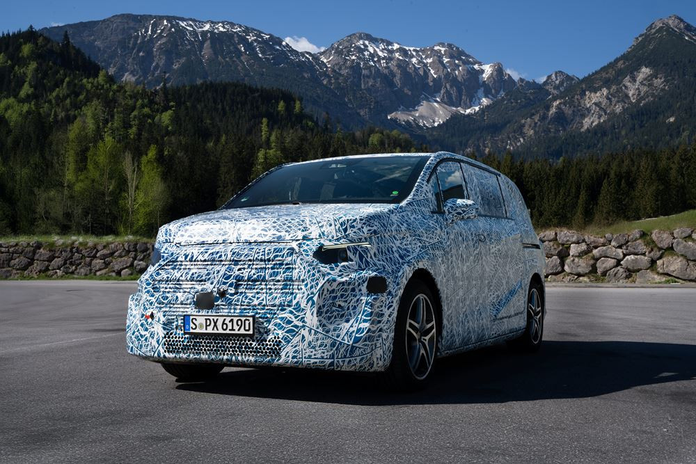 Un prototype de Mercedes-Benz VLE réalise un trajet Stuttgart-Rome de 1 090 kms avec deux courts arrêts de recharge