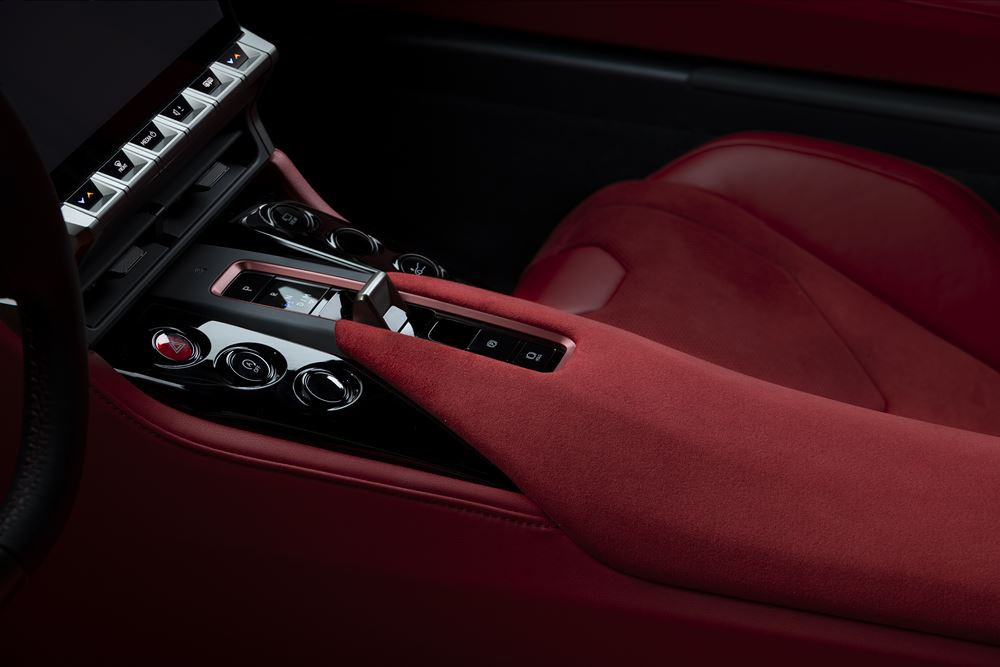 La Toyota GR GT adopte une structure tout en aluminium associée à un V8 biturbo de 4.0 litres