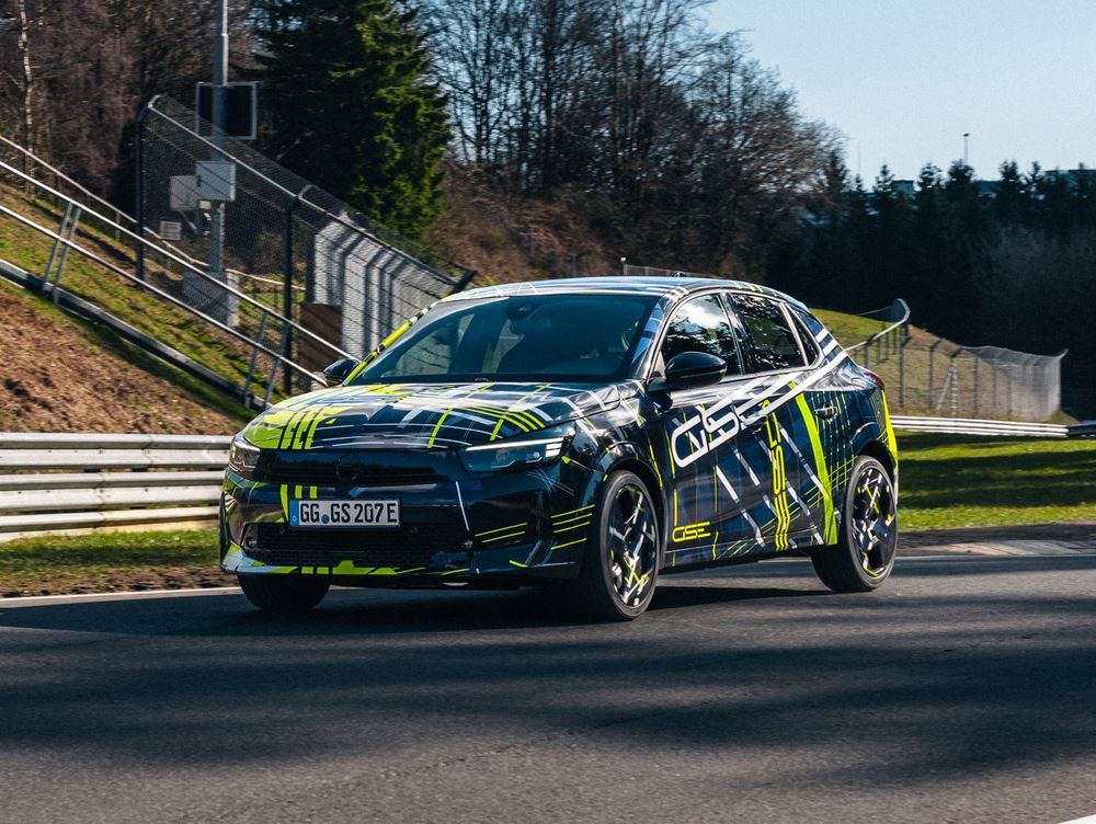 L'Opel Corsa GSE électrique orientée performance en phase de tests intensifs