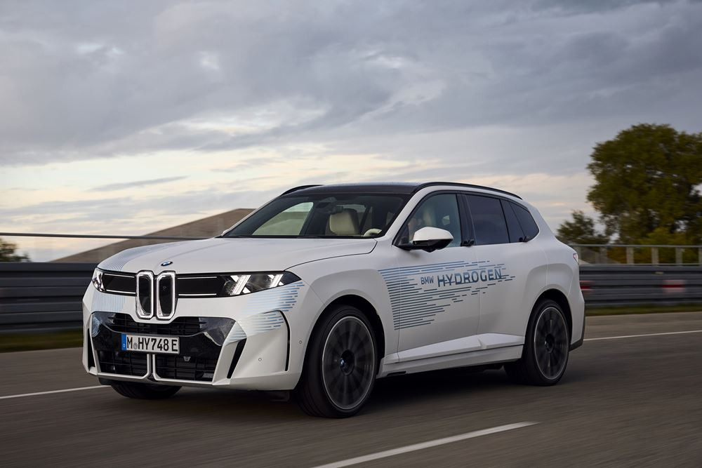 La BMW iX5 Hydrogen à pile à combustible à hydrogène soumis à un programme d'essais complet