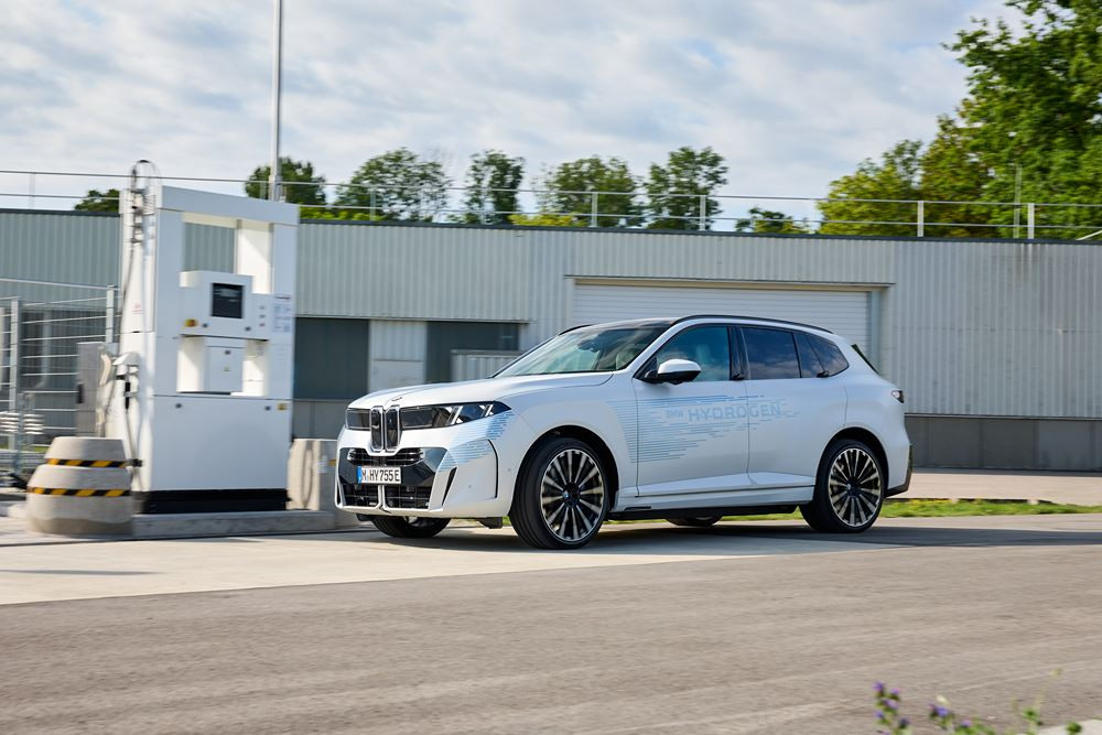 La BMW iX5 Hydrogen à pile à combustible à hydrogène soumis à un programme d'essais complet