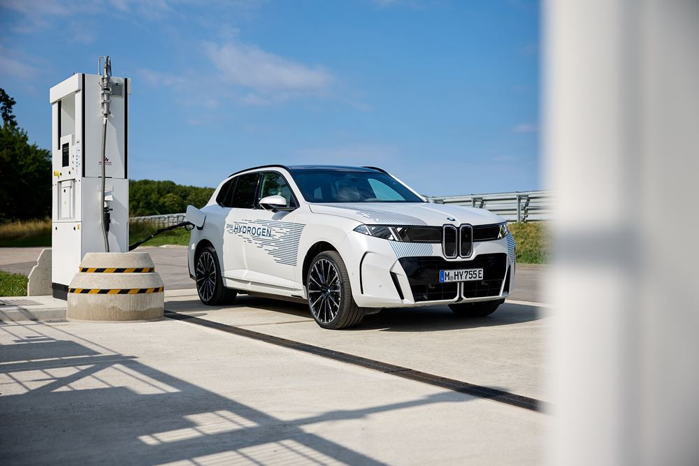 La BMW iX5 Hydrogen à pile à combustible à hydrogène soumis à un programme d'essais complet