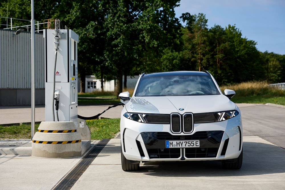 La BMW iX5 Hydrogen à pile à combustible à hydrogène soumis à un programme d'essais complet