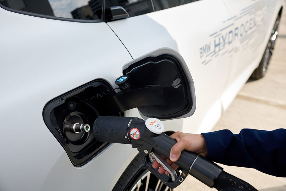 La BMW iX5 Hydrogen à pile à combustible à hydrogène soumis à un programme d'essais complet