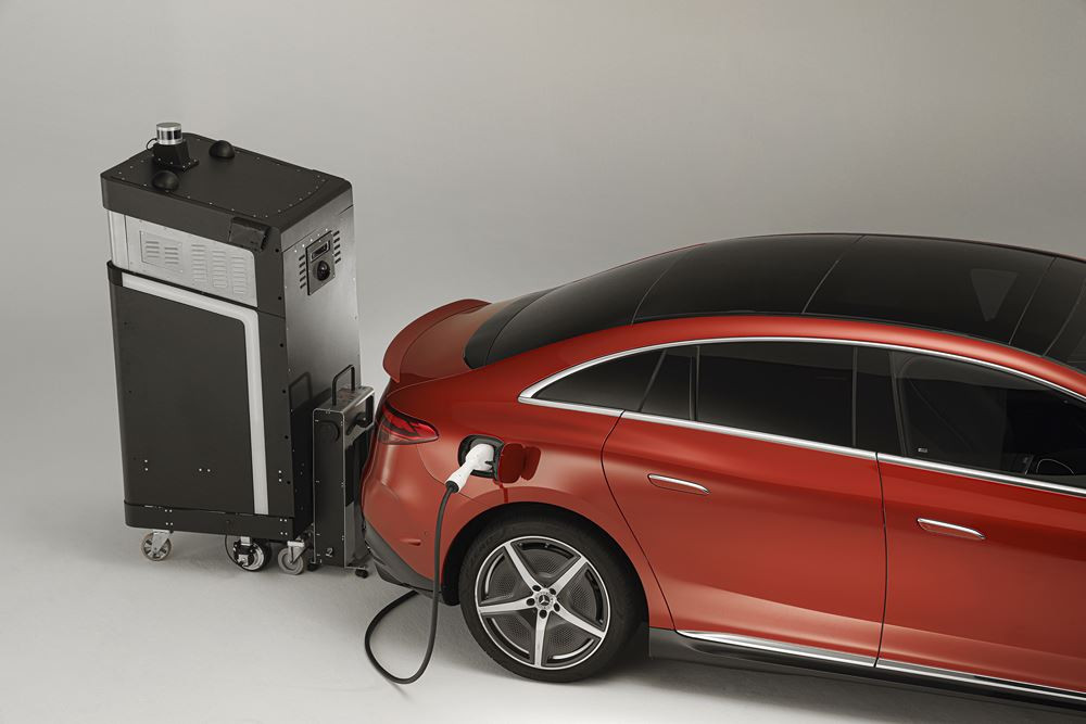 Un robot chargeur autonome pour recharger les véhicules électriques dans les parkings