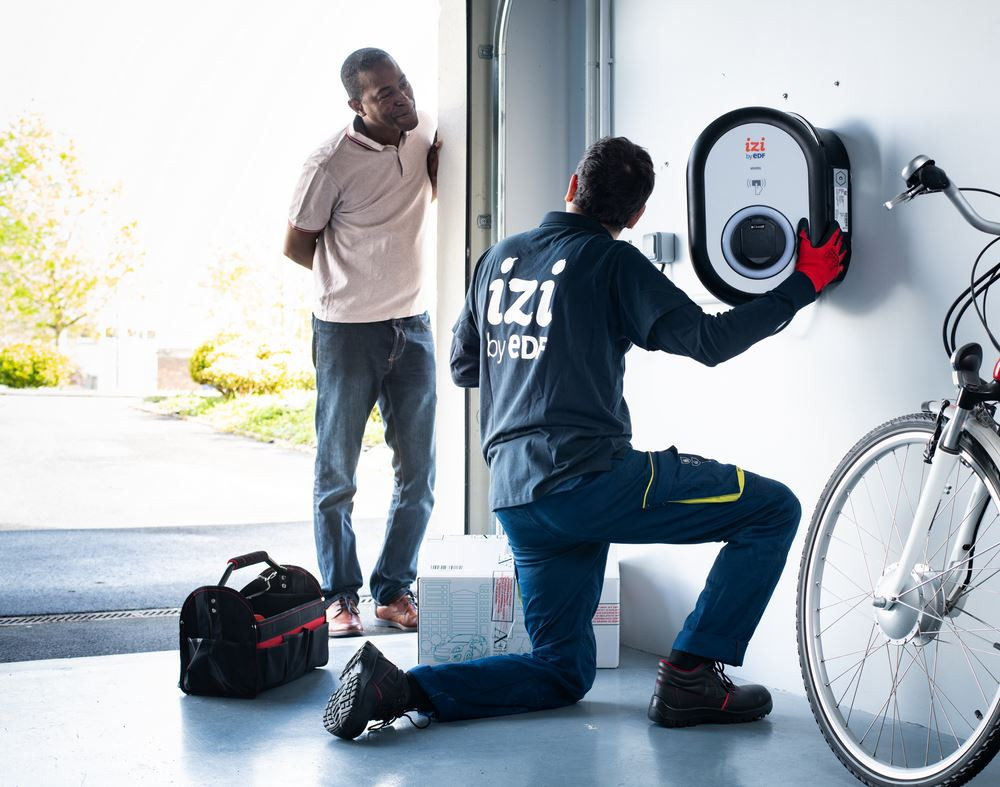 La recharge électrique via une prise classique génère jusqu'à 30% de perte d'énergie