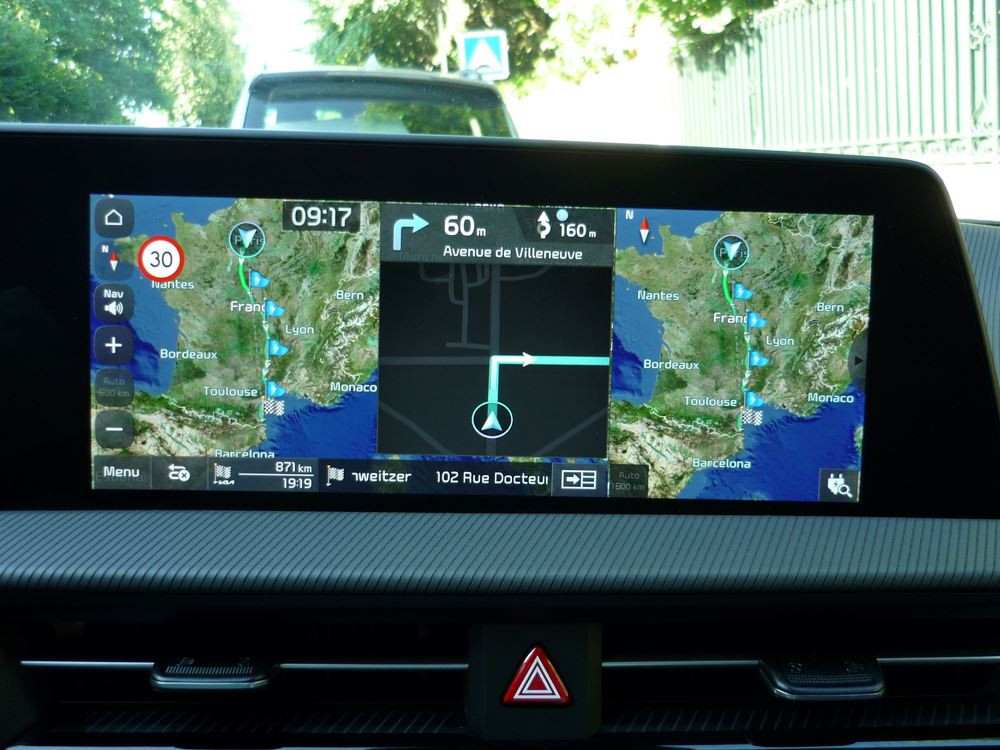 La recharge électrique rapide sur autoroute rend les trajets aussi rapides qu'en voiture thermique