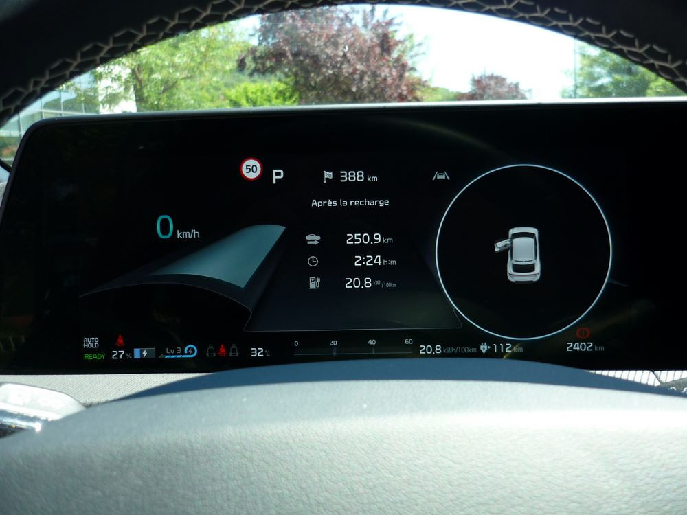 La recharge électrique rapide sur autoroute rend les trajets aussi rapides qu'en voiture thermique