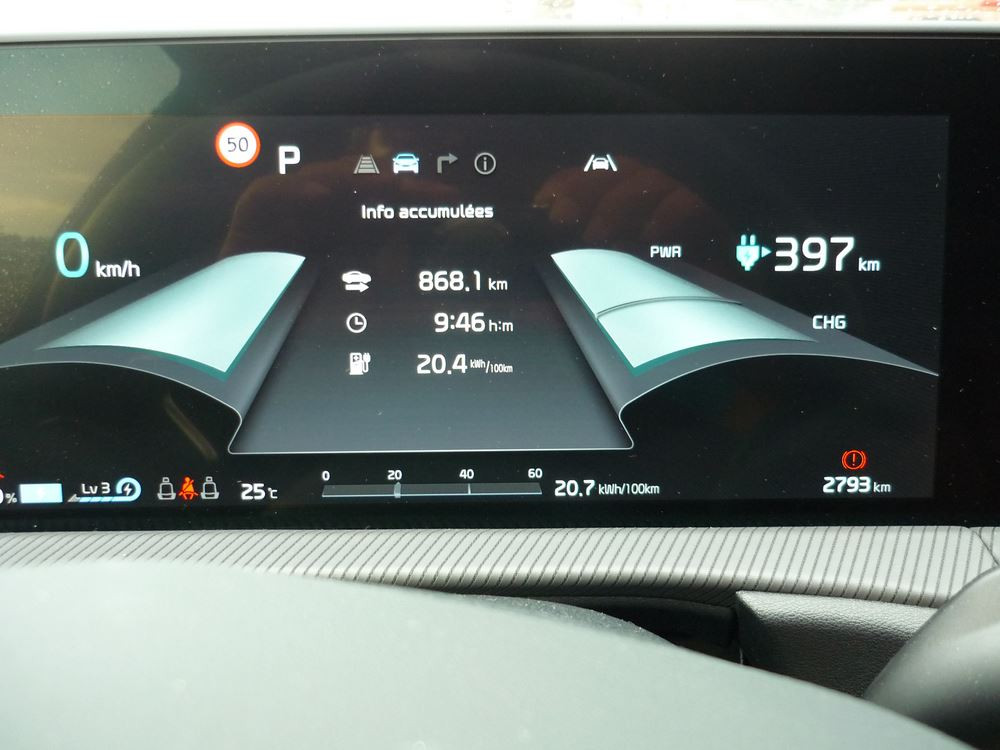 La recharge électrique rapide sur autoroute rend les trajets aussi rapides qu'en voiture thermique