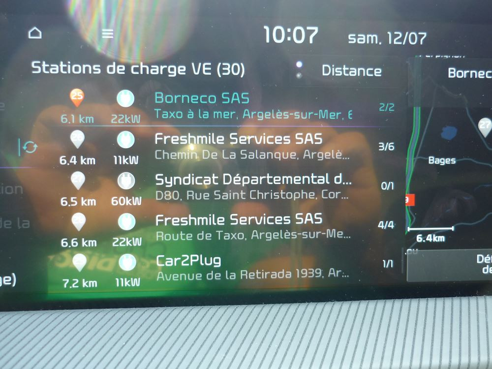 La recharge électrique rapide sur autoroute rend les trajets aussi rapides qu'en voiture thermique