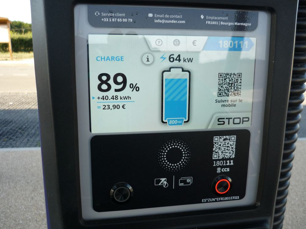 L'utilisation d'un planificateur d'itinéraire et d'une application de recharge pour détecter les anomalies de guidage