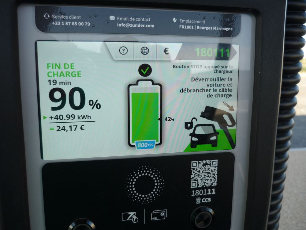 L'utilisation d'un planificateur d'itinéraire et d'une application de recharge pour détecter les anomalies de guidage
