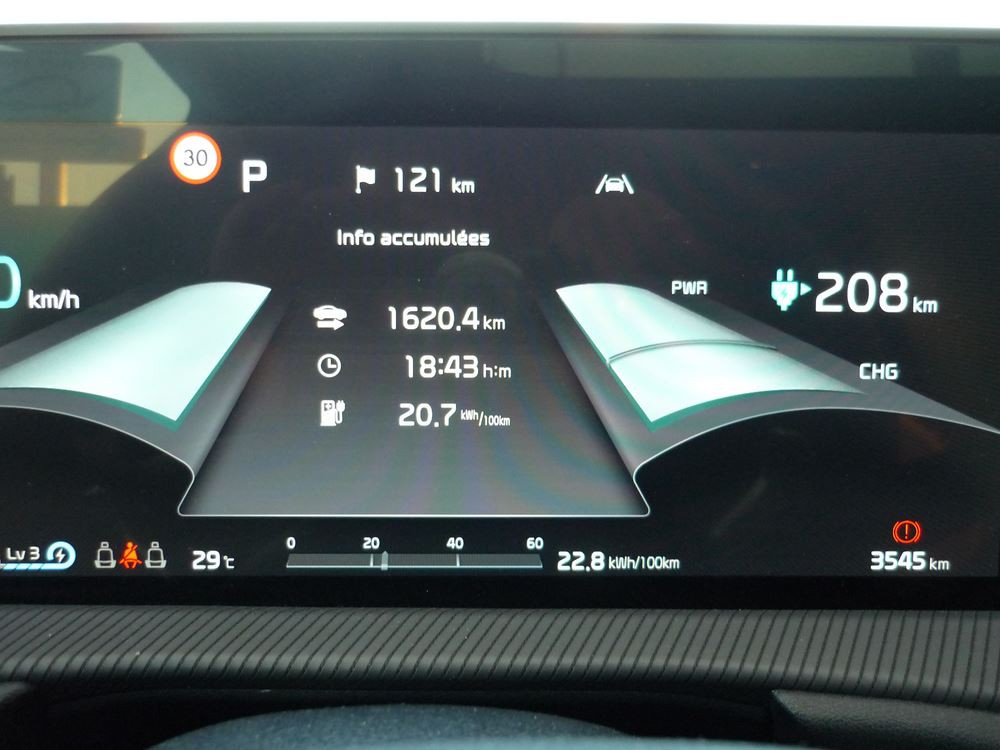 L'utilisation d'un planificateur d'itinéraire et d'une application de recharge pour détecter les anomalies de guidage