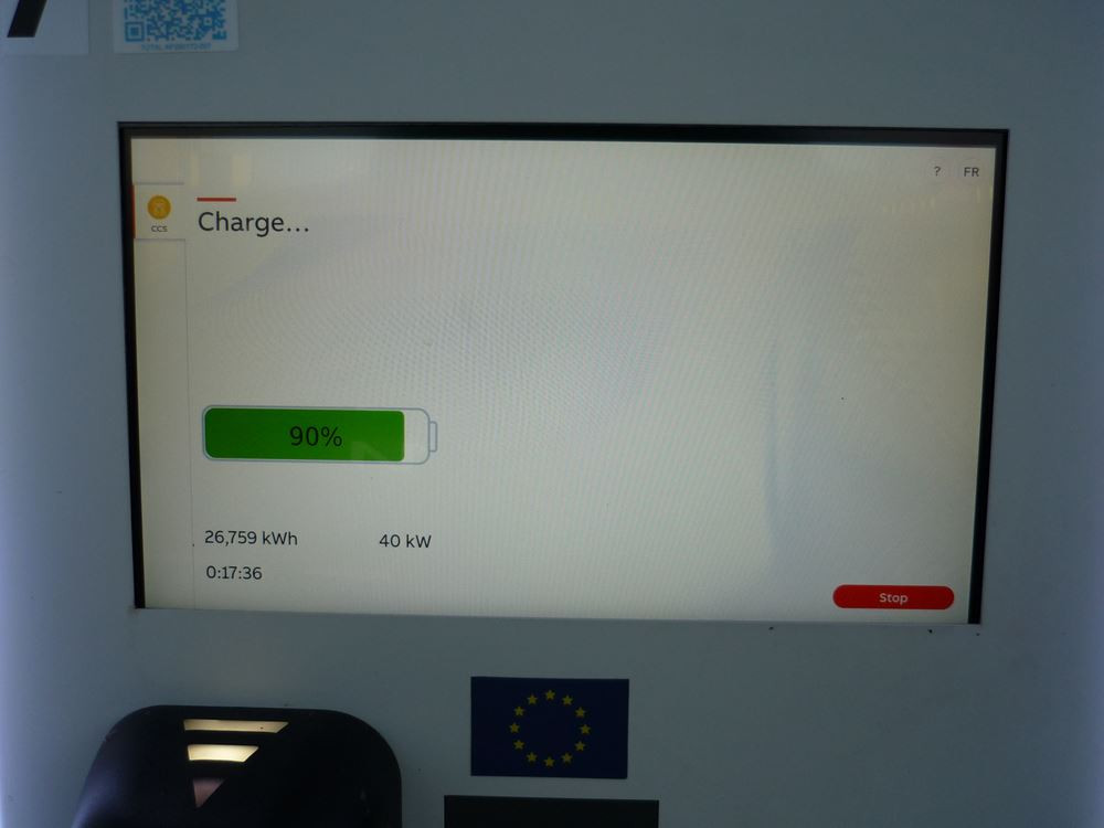 L'utilisation d'un planificateur d'itinéraire et d'une application de recharge pour détecter les anomalies de guidage