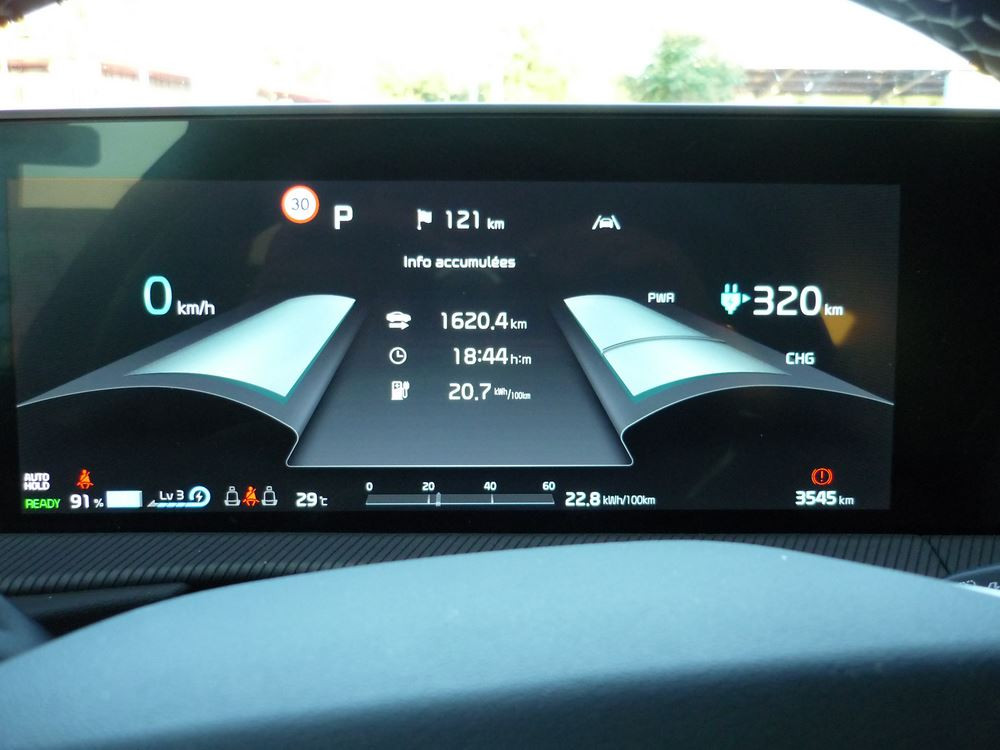 L'utilisation d'un planificateur d'itinéraire et d'une application de recharge pour détecter les anomalies de guidage