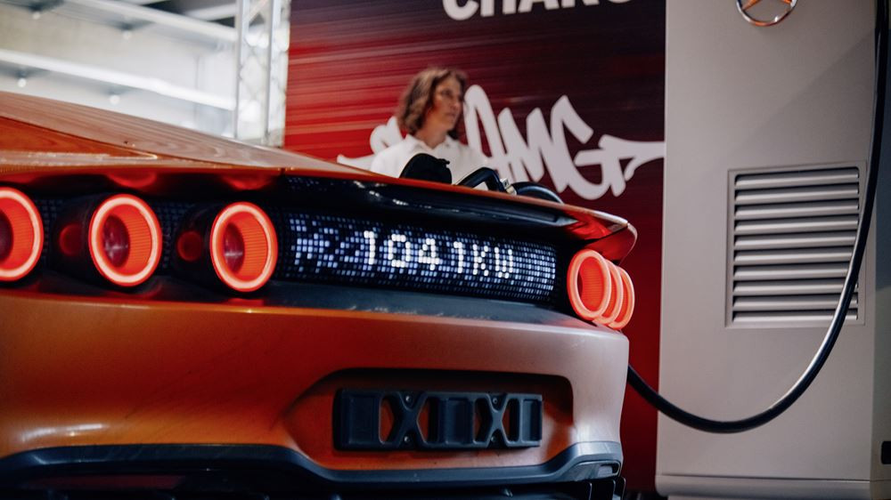 Le concept AMG GT XX franchit la limite des 1 000 kW de puissance de charge