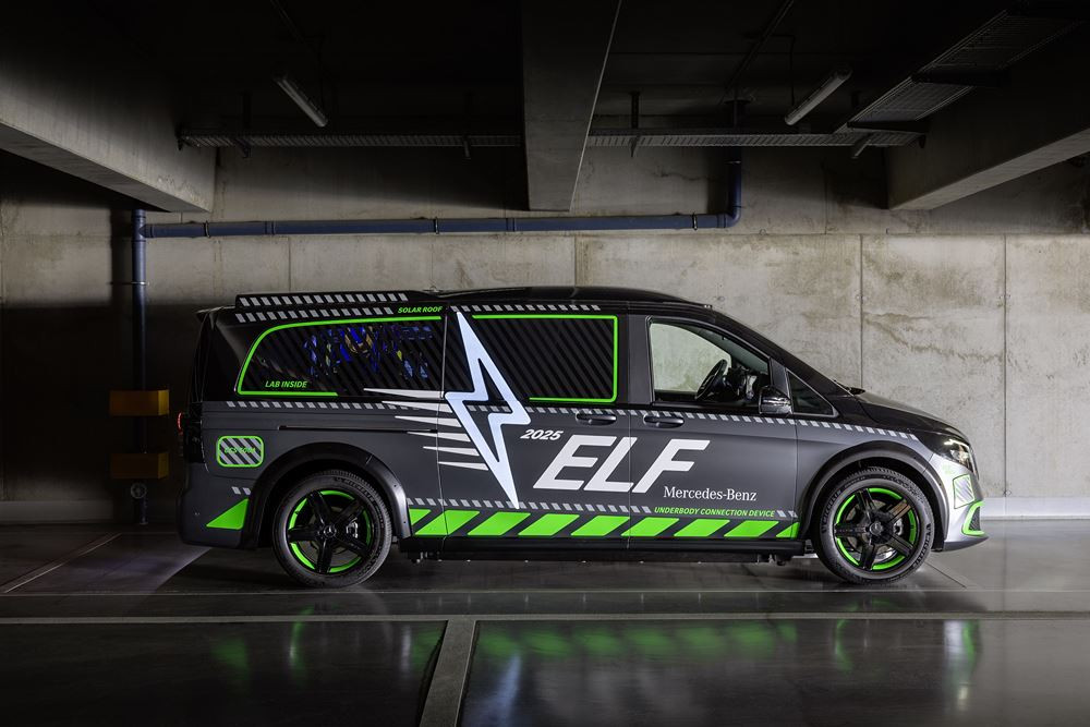 La charge conductive via le plancher du véhicule électrique permet un transfert d'énergie efficace