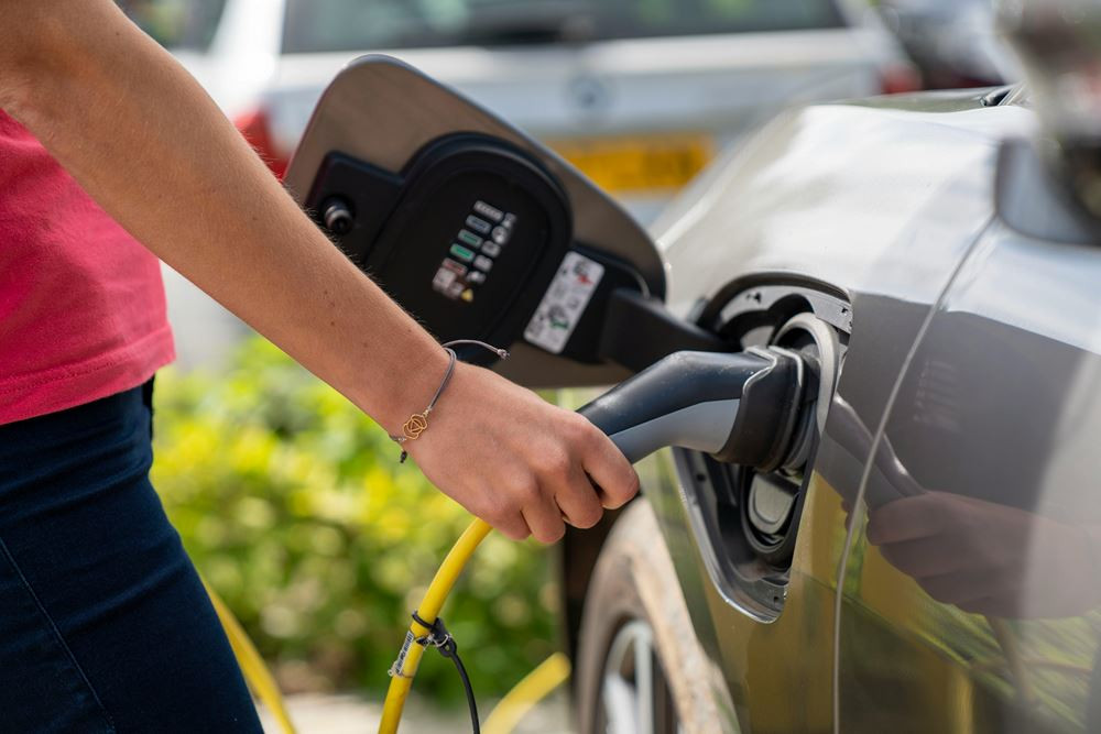 La valeur moyenne des matériaux récupérables prélevés sur une voiture électrique en fin de vie atteint 1 257 euros en 2026