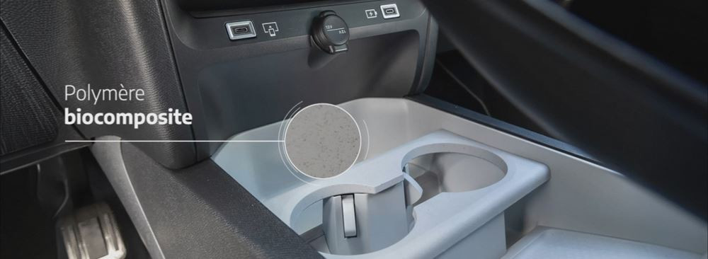 Des sarments issus de la taille des vignes intégrés à l'habitacle du Citroën C5 Aircross